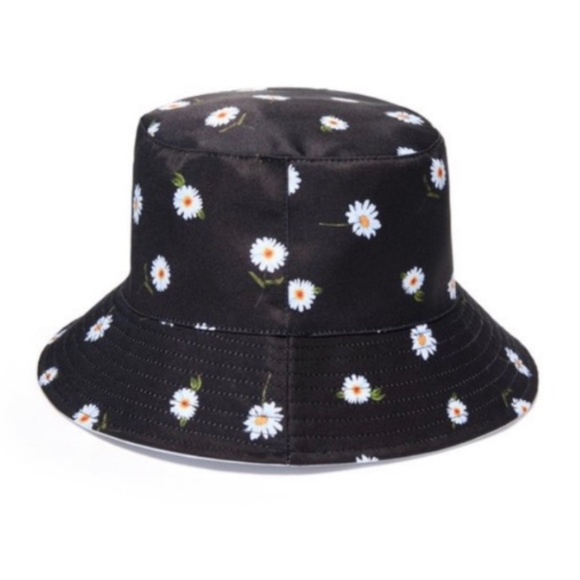 NWT Alice + Olivia Daisy Reversible Bucket Hat - Picture 3 of 6